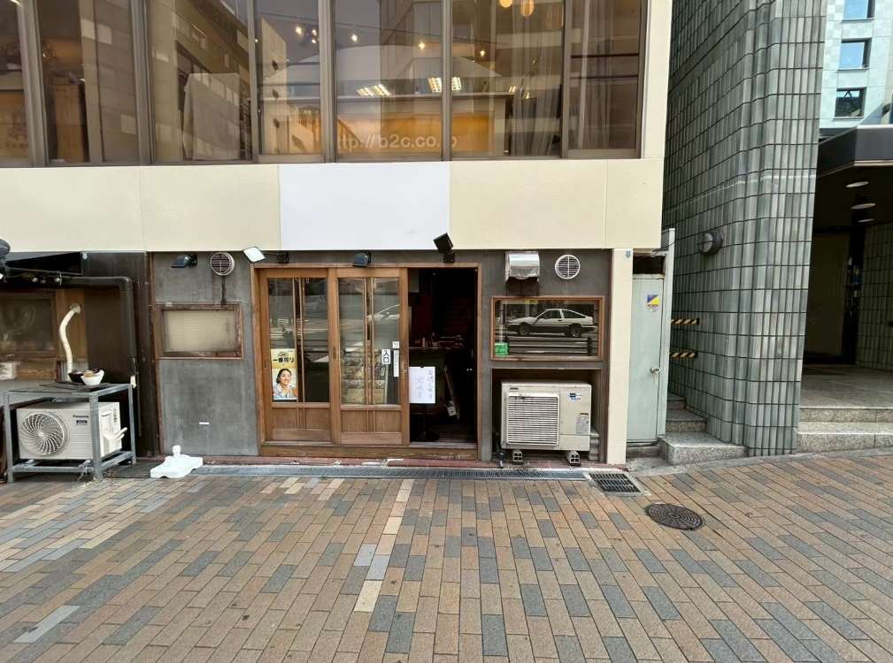 阪急三ノ宮と元町駅両方利用可能！生田新道沿いの鉄板焼き居抜物件！